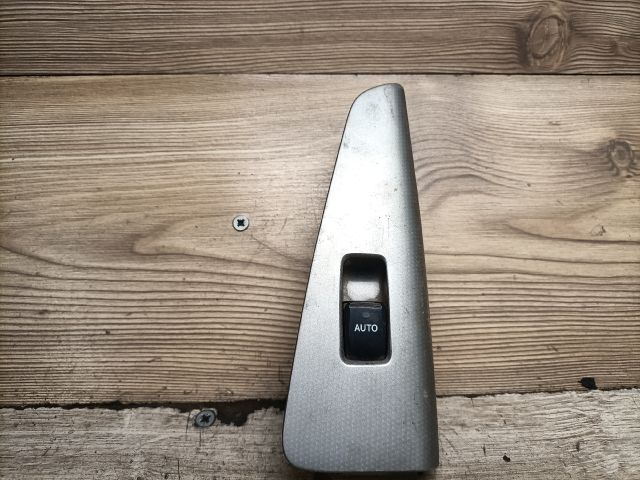 bontott TOYOTA COROLLA VERSO Bal hátsó Ablakemelő Kapcsoló