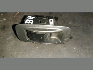 bontott TOYOTA COROLLA VERSO Bal hátsó Ablakemelő Kapcsoló