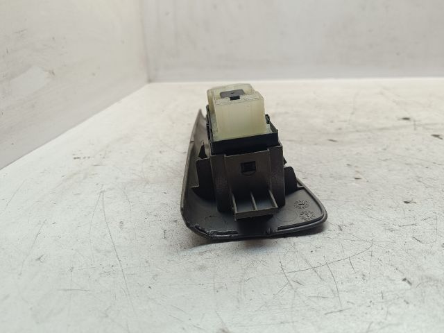 bontott TOYOTA COROLLA VERSO Bal hátsó Ablakemelő Kapcsoló