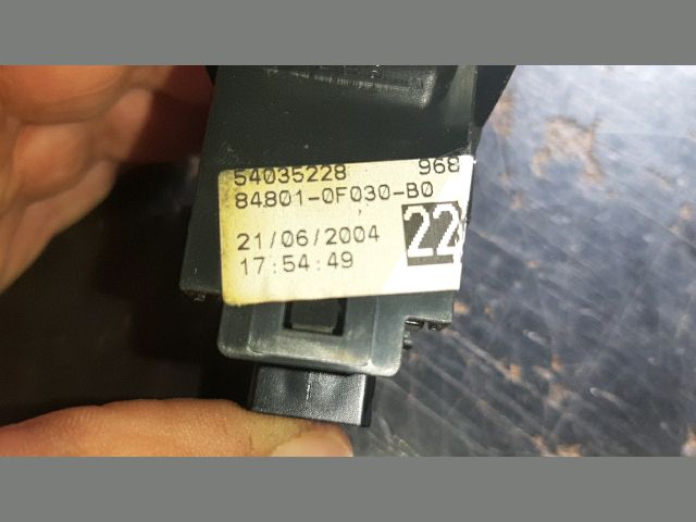 bontott TOYOTA COROLLA VERSO Bal hátsó Ablakemelő Kapcsoló