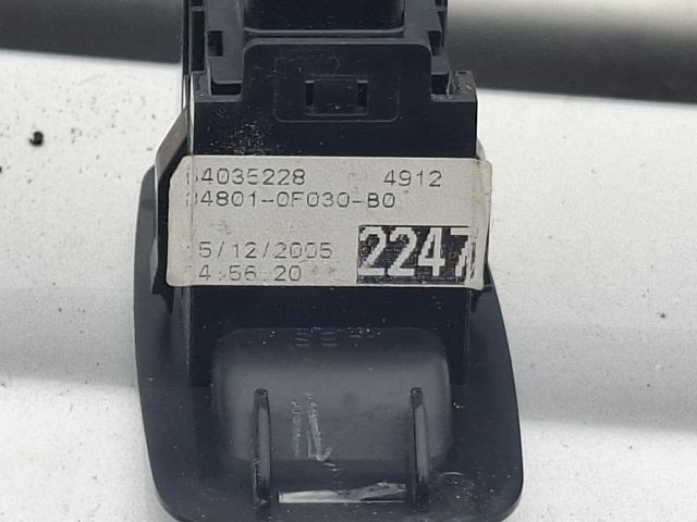 bontott TOYOTA COROLLA VERSO Bal hátsó Ablakemelő Kapcsoló