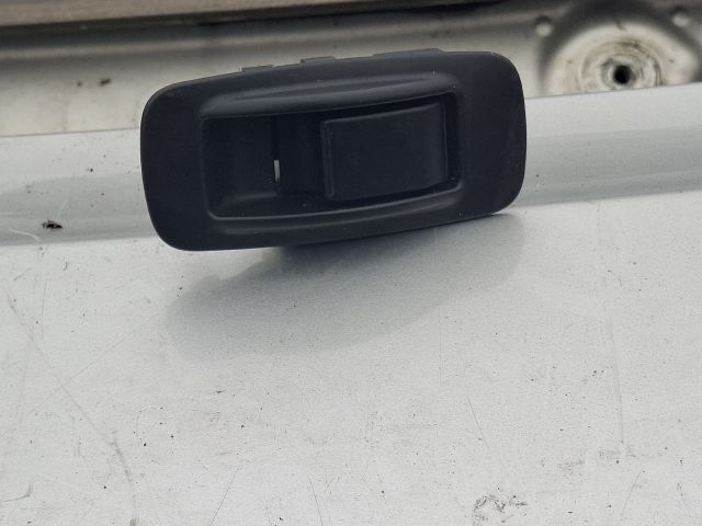 bontott TOYOTA COROLLA VERSO Bal hátsó Ablakemelő Kapcsoló