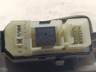 bontott TOYOTA COROLLA VERSO Bal hátsó Ablakemelő Kapcsoló