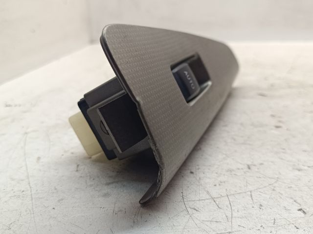 bontott TOYOTA COROLLA VERSO Bal hátsó Ablakemelő Kapcsoló