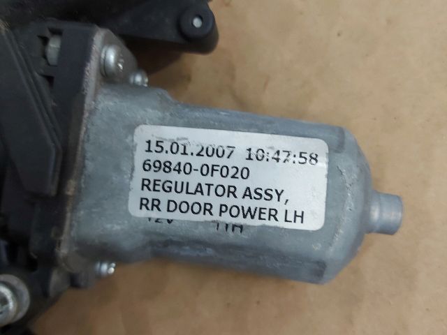 bontott TOYOTA COROLLA VERSO Bal hátsó Ablakemelő Motor