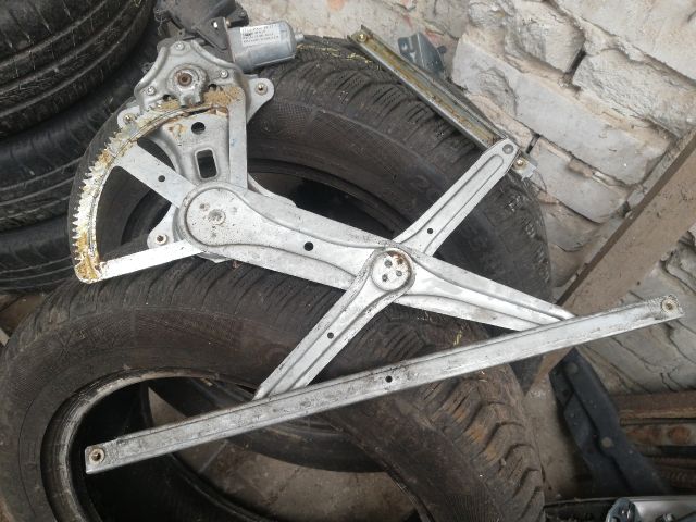 bontott TOYOTA COROLLA VERSO Bal hátsó Ablakemelő Szerkezet (Elektromos)