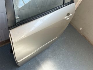 bontott TOYOTA COROLLA VERSO Bal hátsó Ajtó (Részeivel)