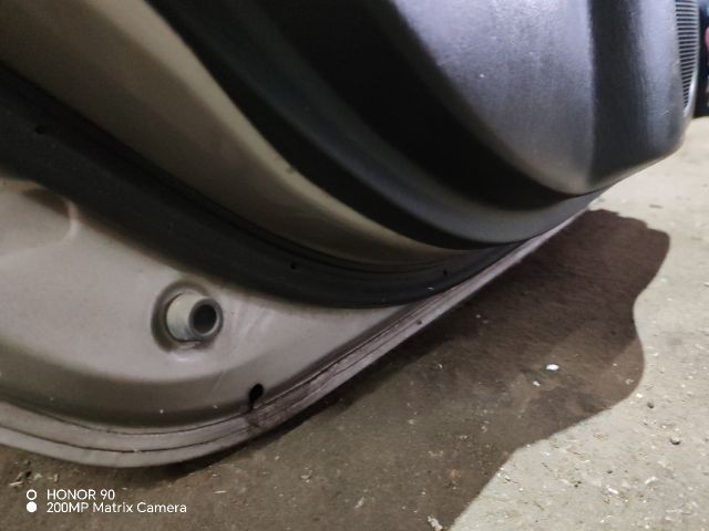 bontott TOYOTA COROLLA VERSO Bal hátsó Ajtó (Részeivel)