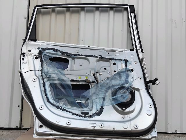 bontott TOYOTA COROLLA VERSO Bal hátsó Ajtó (Üres lemez)