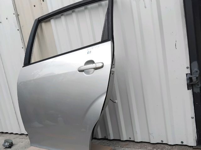 bontott TOYOTA COROLLA VERSO Bal hátsó Ajtó (Üres lemez)