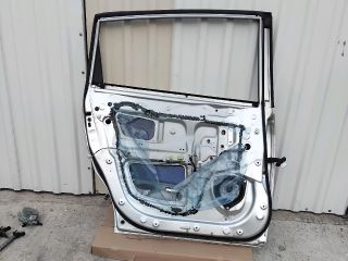 bontott TOYOTA COROLLA VERSO Bal hátsó Ajtó (Üres lemez)