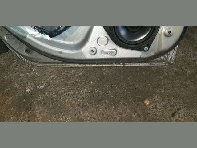 bontott TOYOTA COROLLA VERSO Bal hátsó Ajtó (Üres lemez)