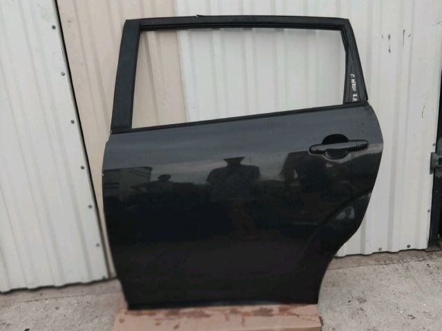 bontott TOYOTA COROLLA VERSO Bal hátsó Ajtó (Üres lemez)