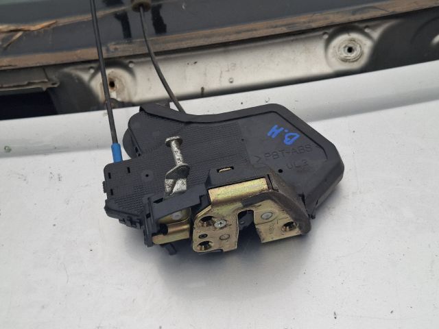 bontott TOYOTA COROLLA VERSO Bal hátsó Ajtózár