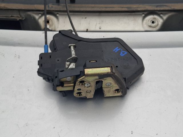 bontott TOYOTA COROLLA VERSO Bal hátsó Ajtózár