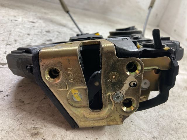 bontott TOYOTA COROLLA VERSO Bal hátsó Ajtózár