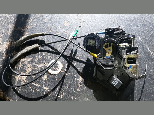 bontott TOYOTA COROLLA VERSO Bal hátsó Ajtózár