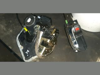 bontott TOYOTA COROLLA VERSO Bal hátsó Ajtózár