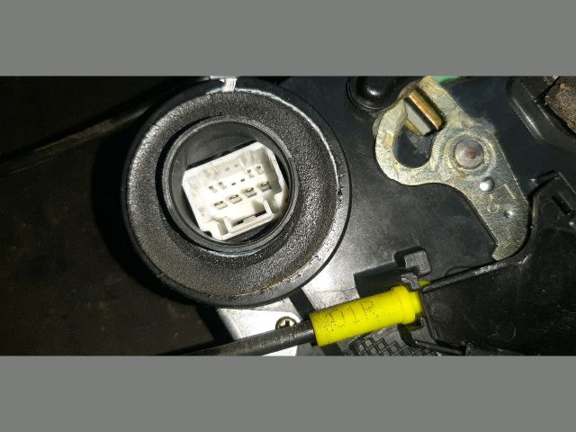 bontott TOYOTA COROLLA VERSO Bal hátsó Ajtózár