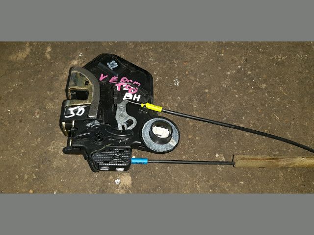 bontott TOYOTA COROLLA VERSO Bal hátsó Ajtózár