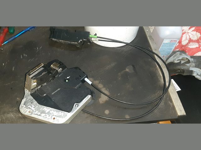 bontott TOYOTA COROLLA VERSO Bal hátsó Ajtózár