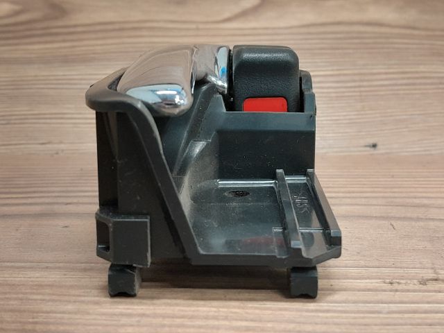 bontott TOYOTA COROLLA VERSO Bal hátsó Belső Kilincs