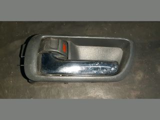 bontott TOYOTA COROLLA VERSO Bal hátsó Belső Kilincs