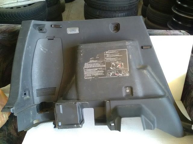 bontott TOYOTA COROLLA VERSO Bal hátsó Csomagtér Burkolat (Műanyag)