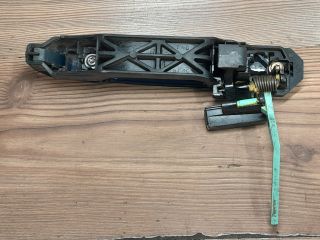 bontott TOYOTA COROLLA VERSO Bal hátsó Külső Kilincs