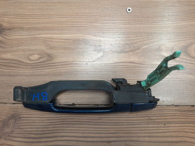 bontott TOYOTA COROLLA VERSO Bal hátsó Külső Kilincs