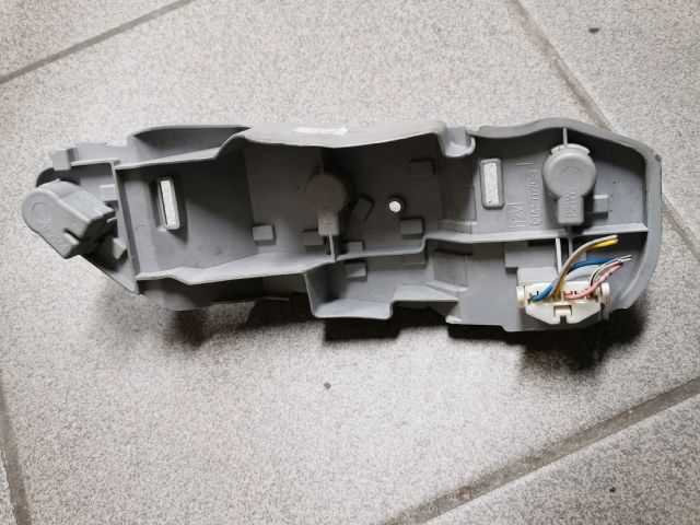 bontott TOYOTA COROLLA VERSO Bal Hátsó Lámpa Foglalat