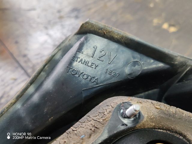 bontott TOYOTA COROLLA VERSO Bal Hátsó Lámpa