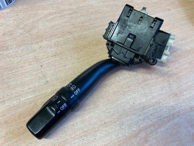bontott TOYOTA COROLLA VERSO Bal Kormánykapcsoló Irányjelző