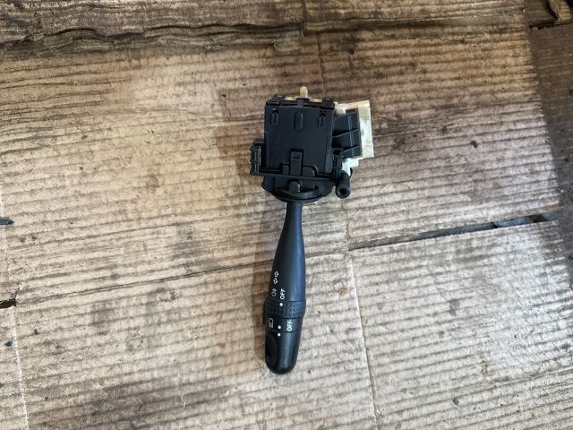 bontott TOYOTA COROLLA VERSO Bal Kormánykapcsoló Irányjelző