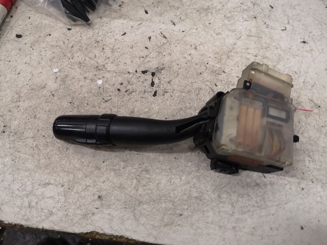 bontott TOYOTA COROLLA VERSO Bal Kormánykapcsoló Irányjelző