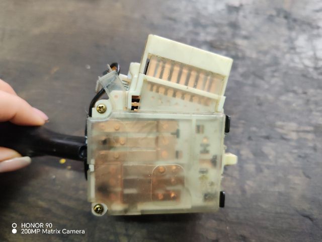 bontott TOYOTA COROLLA VERSO Bal Kormánykapcsoló Irányjelző