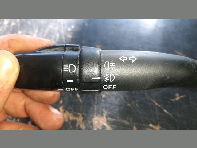 bontott TOYOTA COROLLA VERSO Bal Kormánykapcsoló Irányjelző