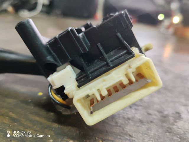 bontott TOYOTA COROLLA VERSO Bal Kormánykapcsoló Irányjelző