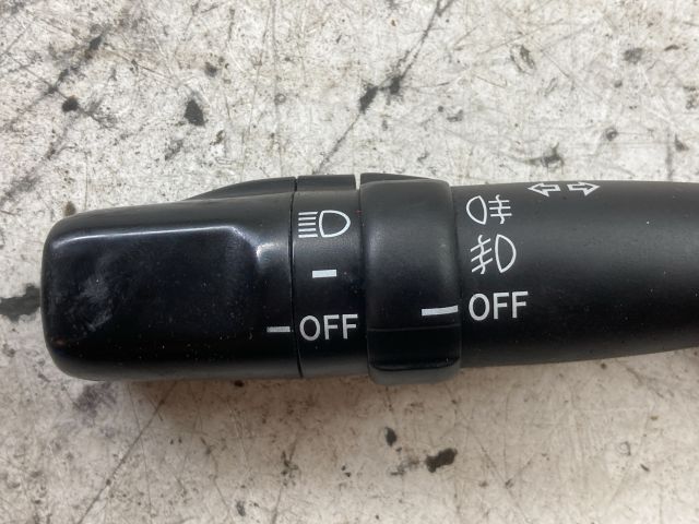 bontott TOYOTA COROLLA VERSO Bal Kormánykapcsoló Irányjelző