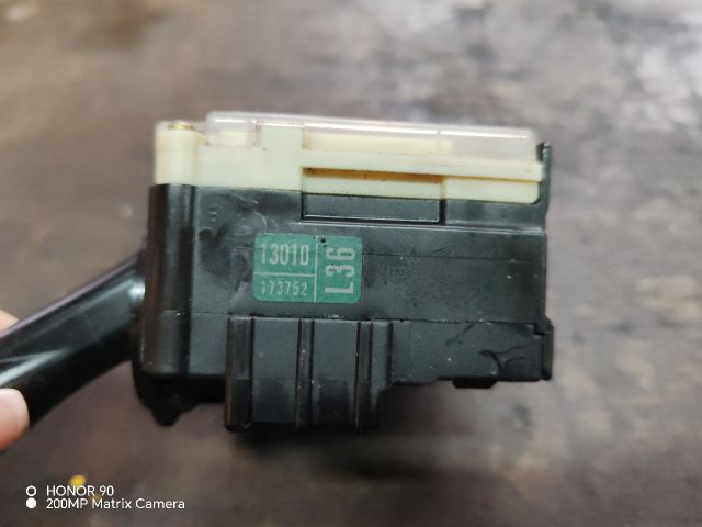 bontott TOYOTA COROLLA VERSO Bal Kormánykapcsoló Irányjelző