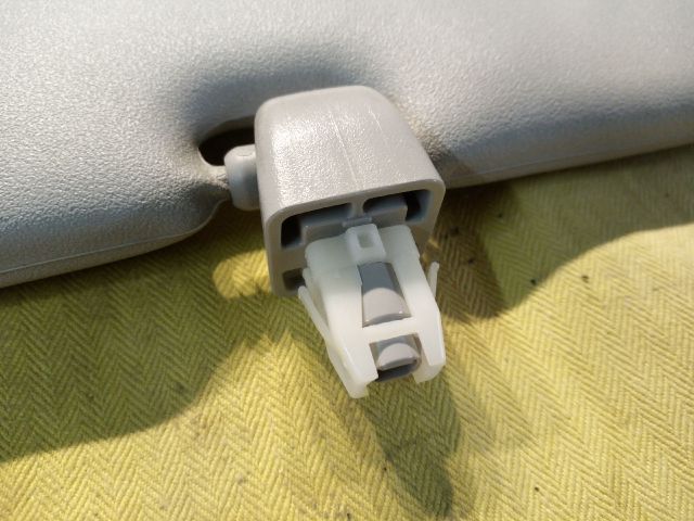 bontott TOYOTA COROLLA VERSO Bal Napellenző