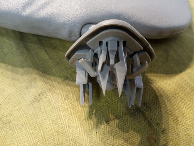 bontott TOYOTA COROLLA VERSO Bal Napellenző