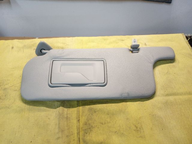 bontott TOYOTA COROLLA VERSO Bal Napellenző