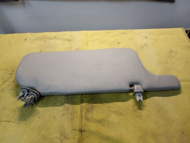 bontott TOYOTA COROLLA VERSO Bal Napellenző