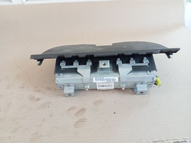 bontott TOYOTA COROLLA VERSO Bal Térdlégzsák