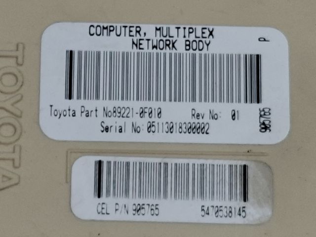 bontott TOYOTA COROLLA VERSO Biztosítéktábla Utastér