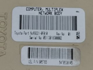 bontott TOYOTA COROLLA VERSO Biztosítéktábla Utastér