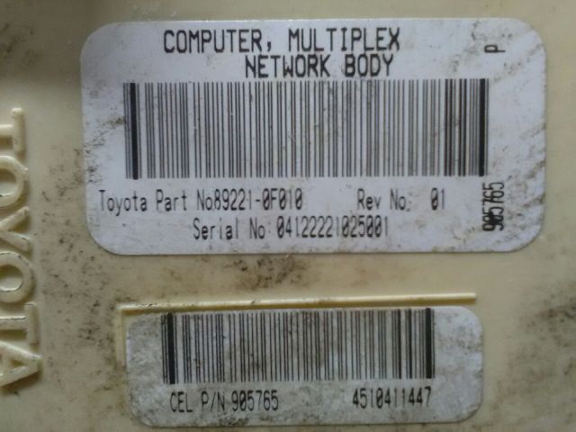 bontott TOYOTA COROLLA VERSO Biztosítéktábla Utastér