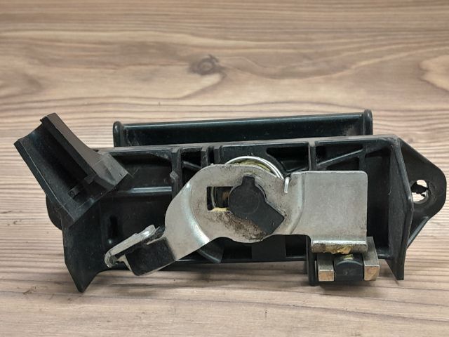 bontott TOYOTA COROLLA VERSO Csomagtér Nyitó Kar / Gomb