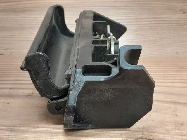 bontott TOYOTA COROLLA VERSO Csomagtér Nyitó Kar / Gomb